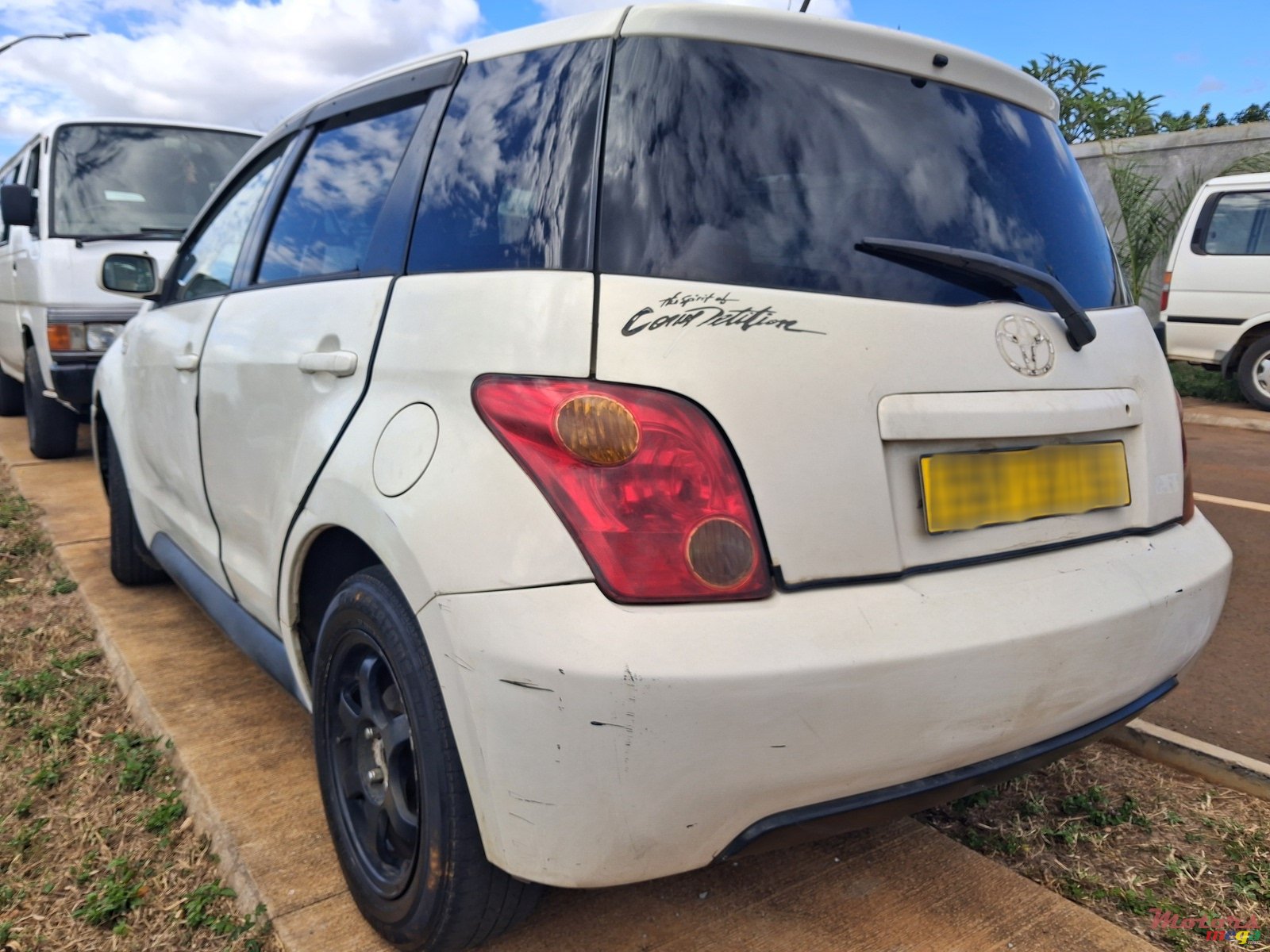 2005' Toyota Ist photo #4
