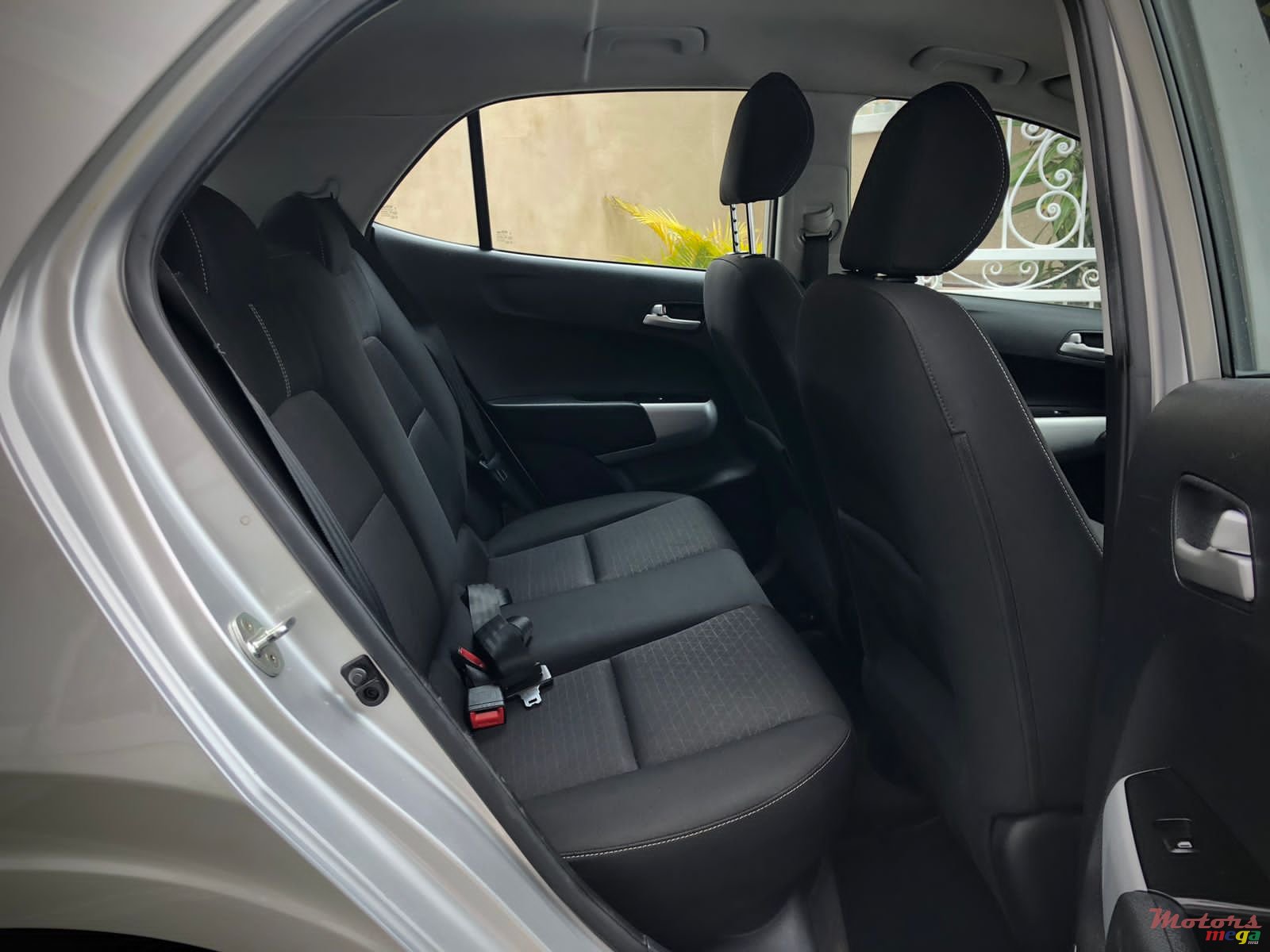 2017' Kia Rio photo #5