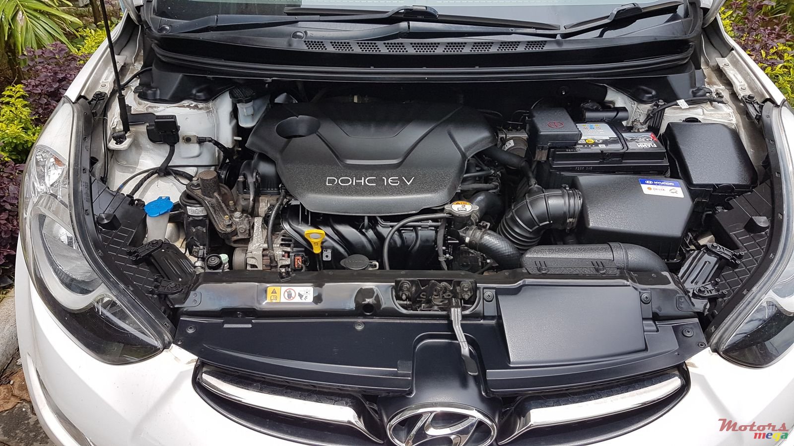 2012' Hyundai Elantra photo #3