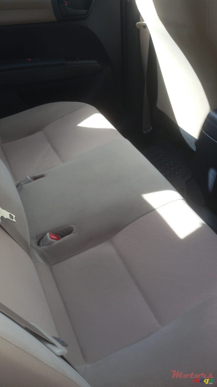 2013' Toyota Axio photo #2