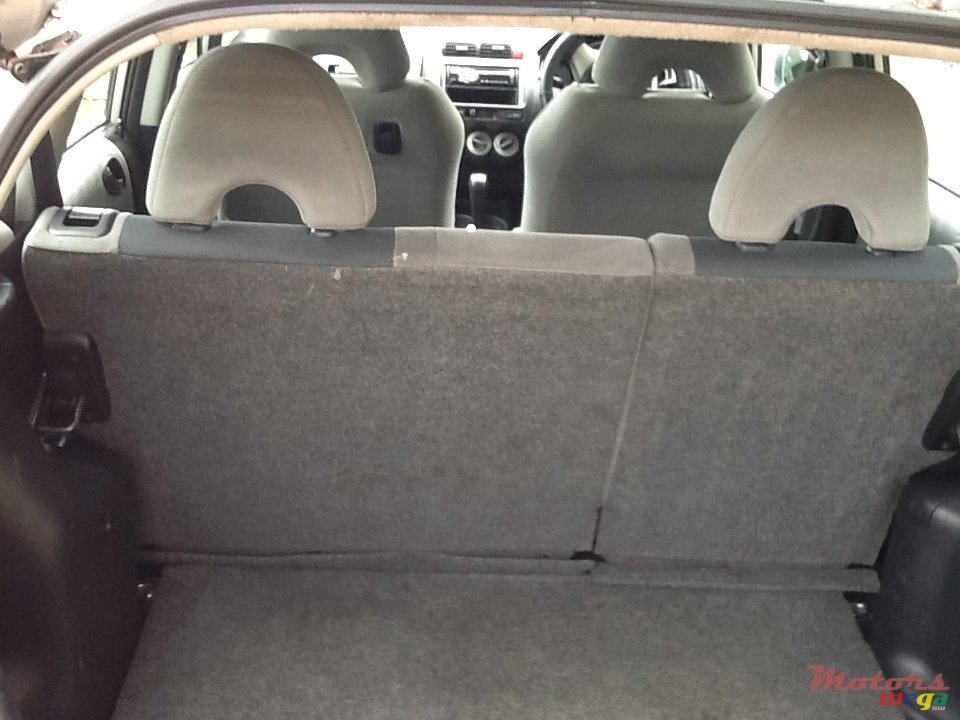 2005' Honda Fit photo #3