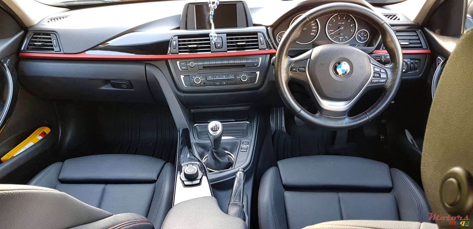 2012' BMW 3 Series photo #6