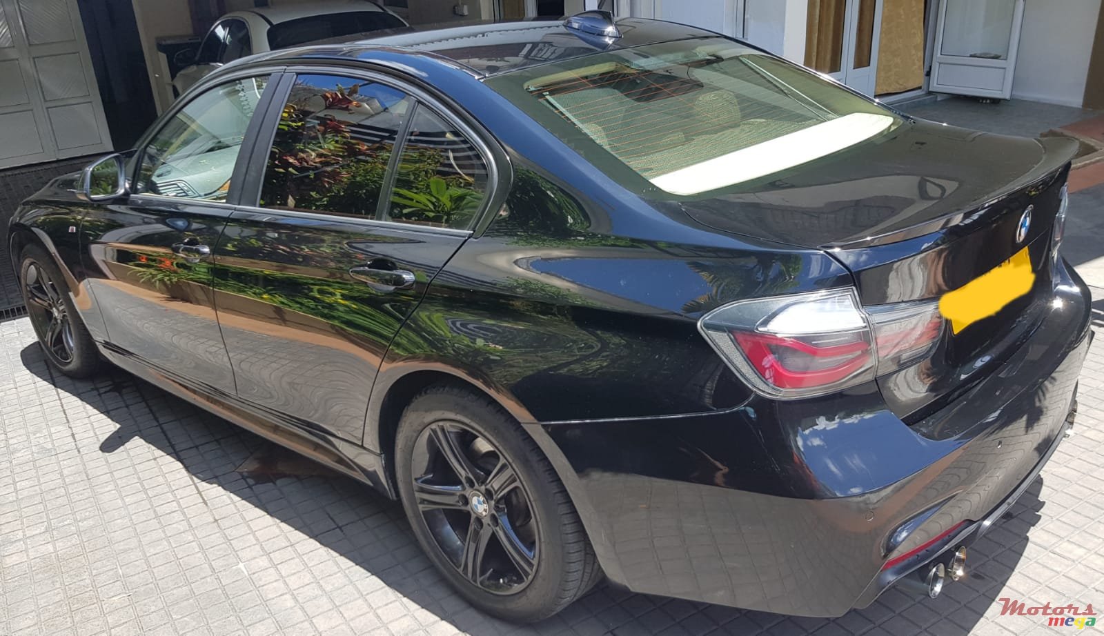 2013' BMW 3 Series 328 photo #3