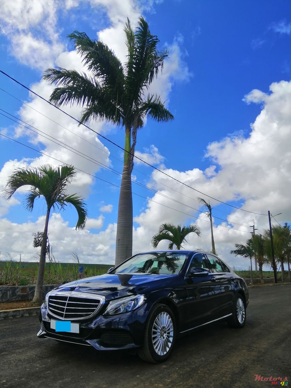 2014' Mercedes-Benz C-Class C180 photo #2
