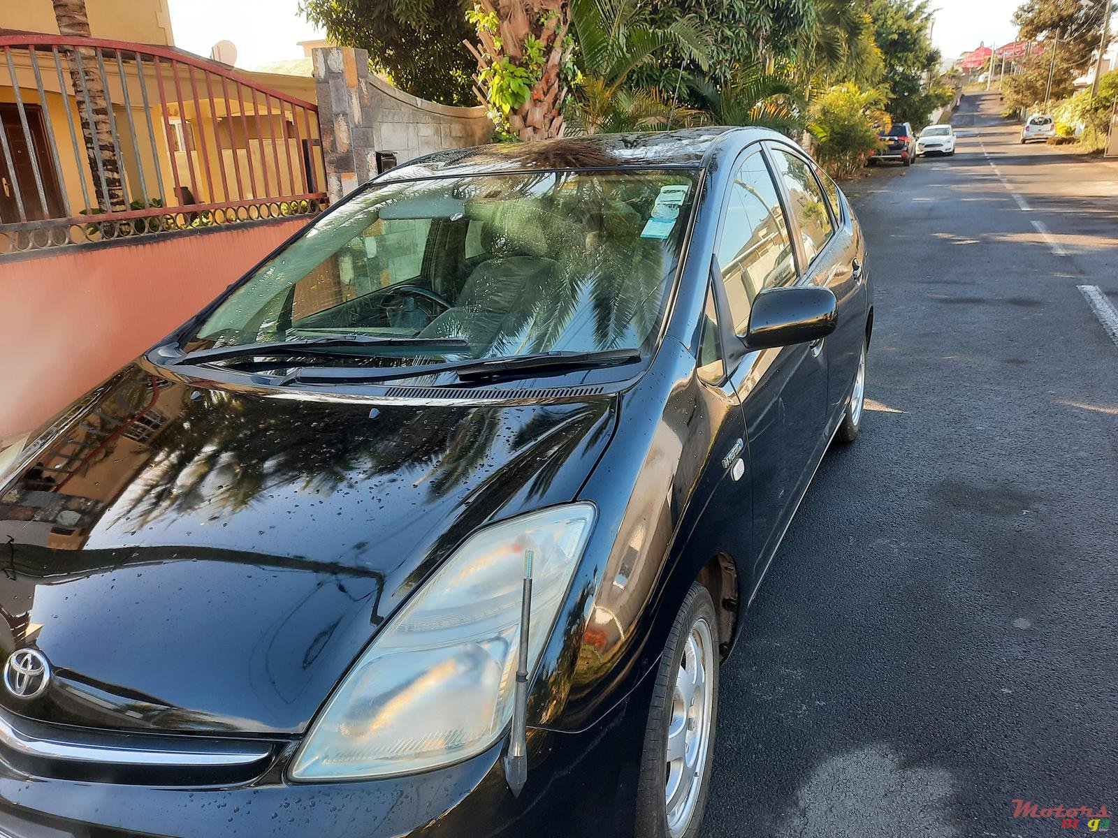 2008' Toyota Prius photo #2