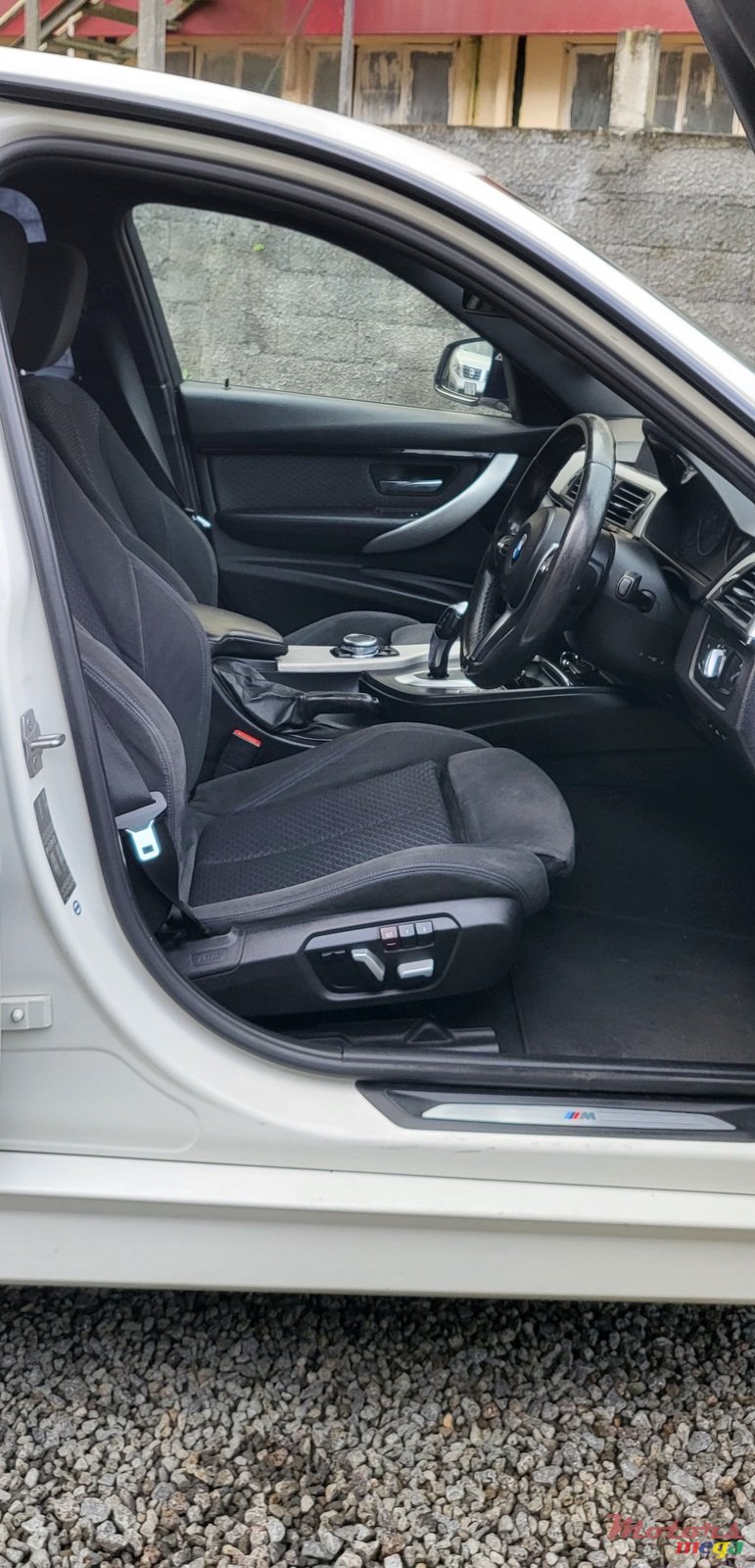 2016' BMW 318 photo #5