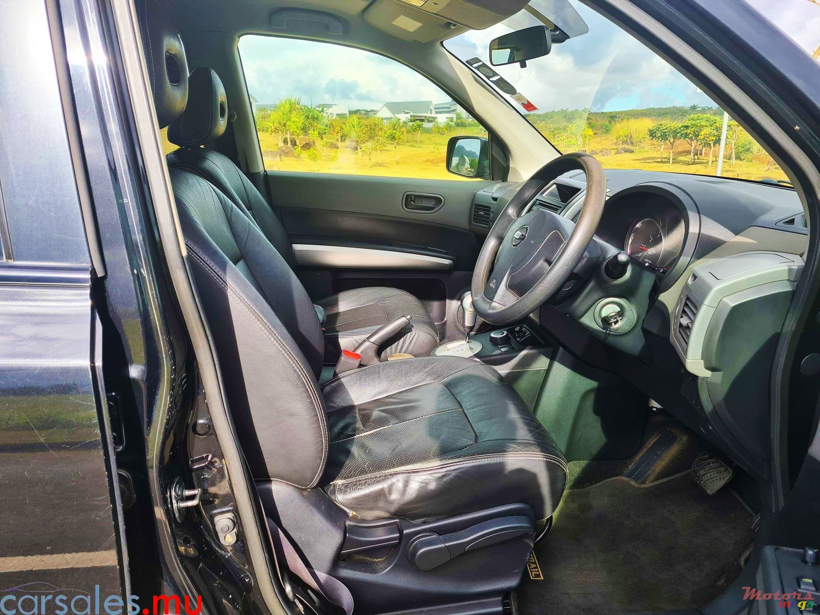 2010' Nissan X-Trail photo #6