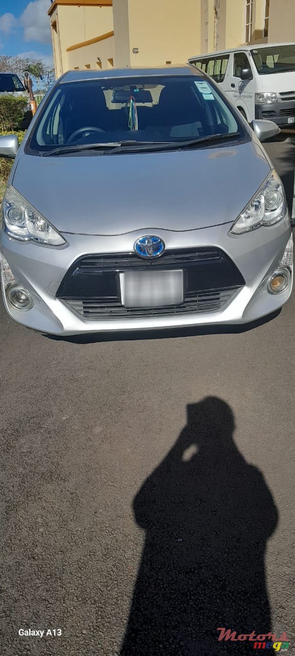 2016' Toyota Aqua photo #2