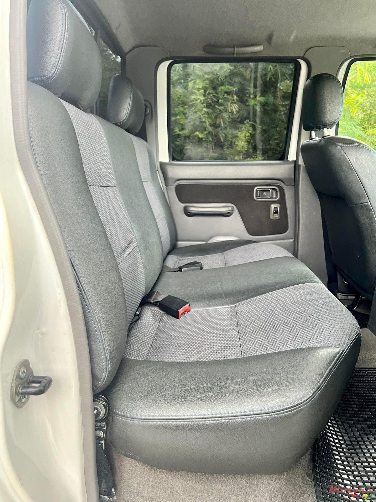 2009' Nissan Hardbody photo #7