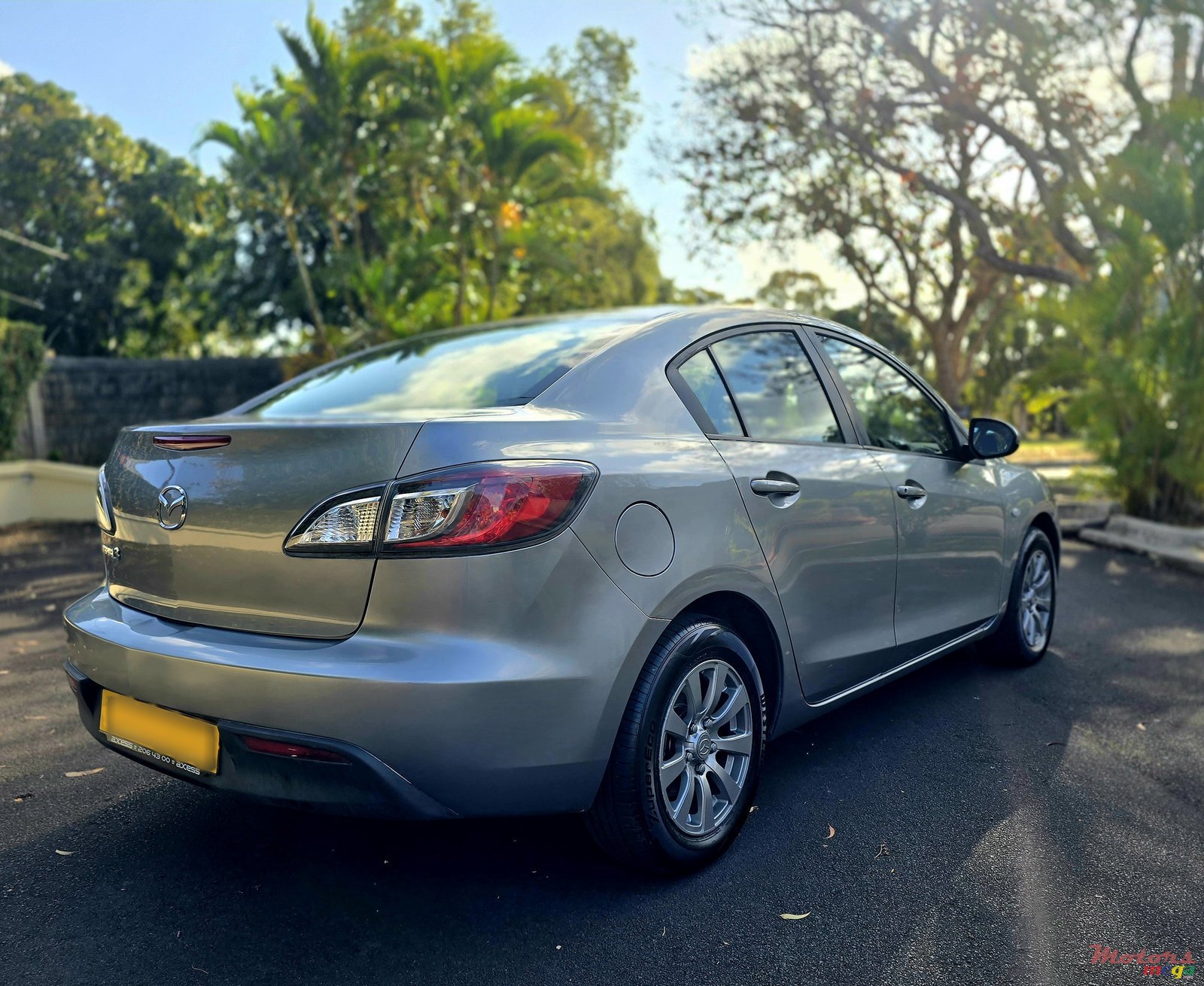 2011' Mazda 3 Japan photo #2