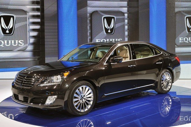 2014 Hyundai Equus Gallops into New York with First Major Refresh