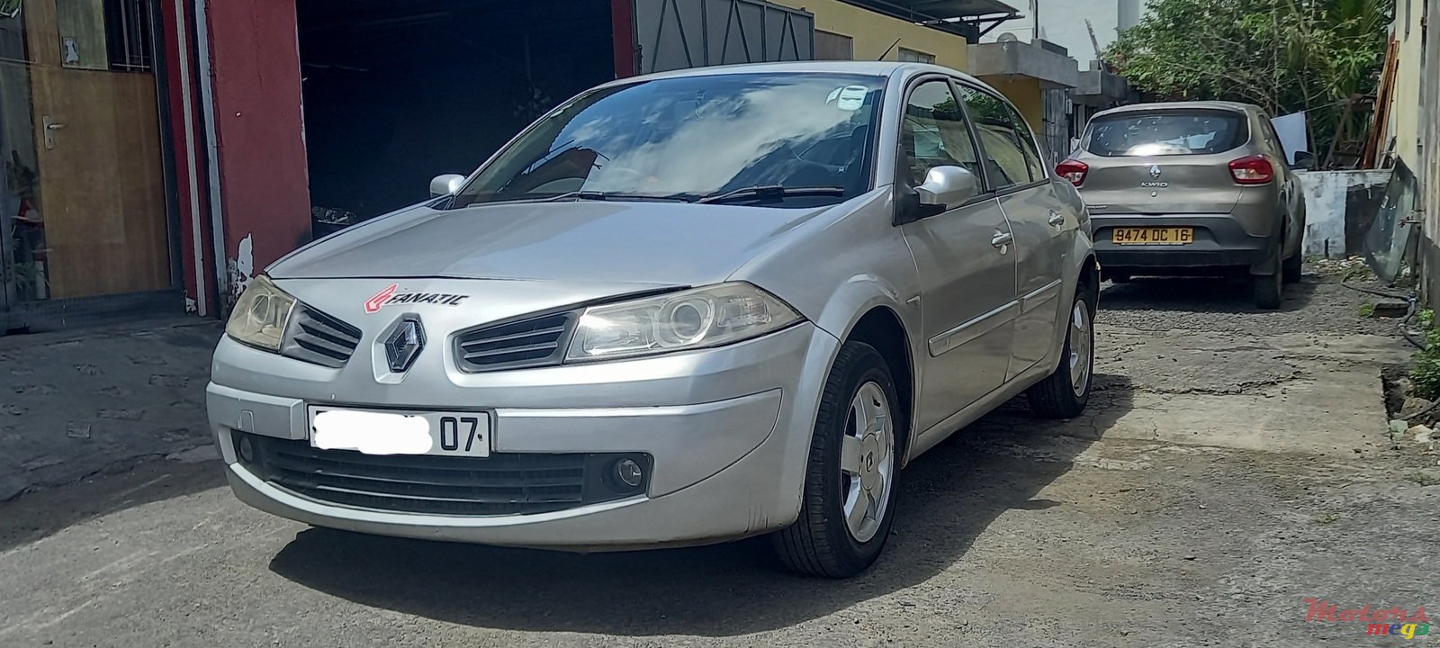 2007' Renault Megane photo #2