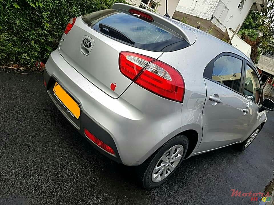 2012' Kia Rio photo #2