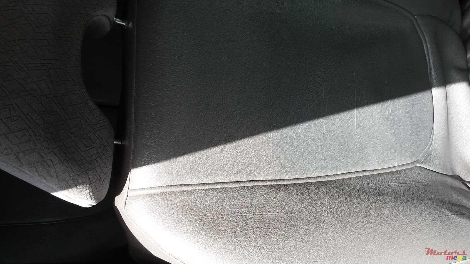 2004' Honda Fit photo #2