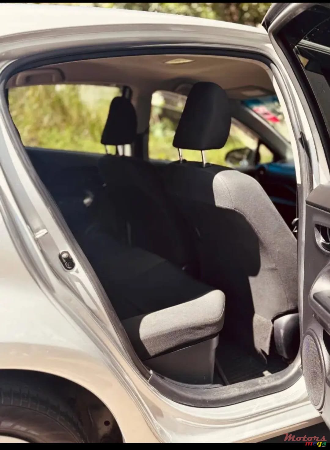 2016' Toyota Aqua photo #5