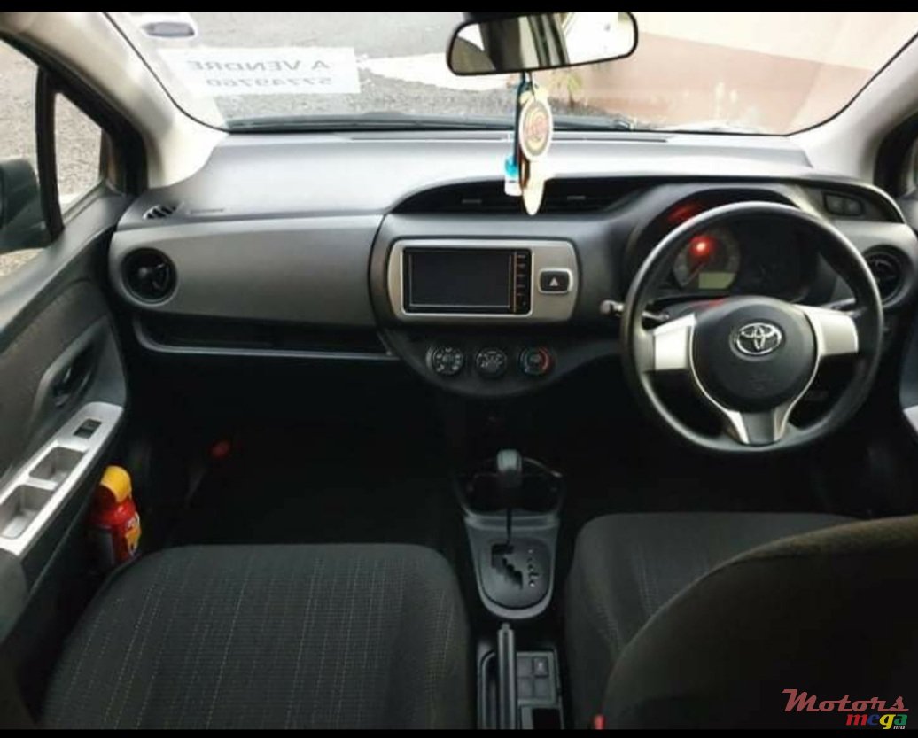 2015' Toyota Vitz photo #4