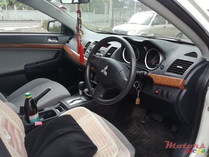 2010' Mitsubishi Lancer X EX photo #5