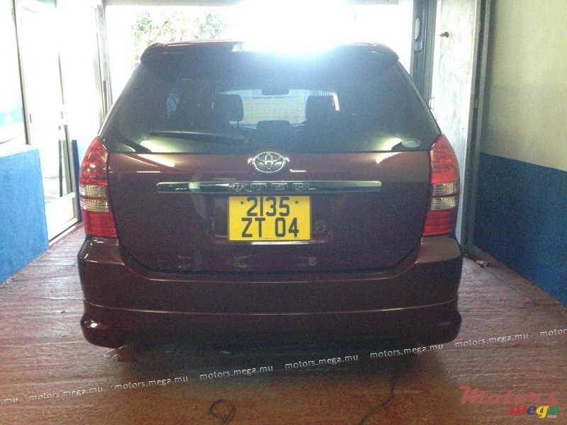 2004' Toyota Wish photo #7