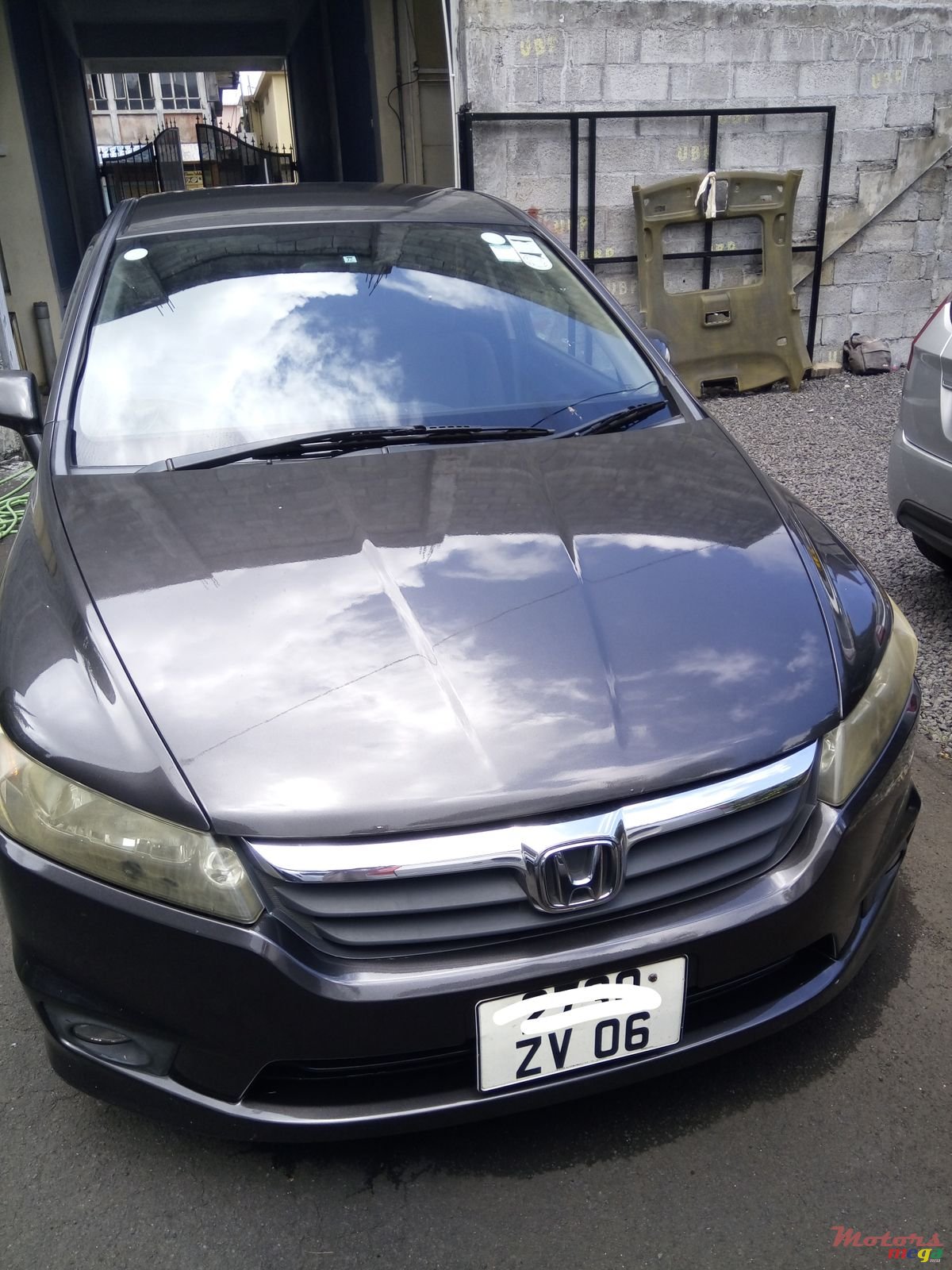 2006' Honda Stream photo #1