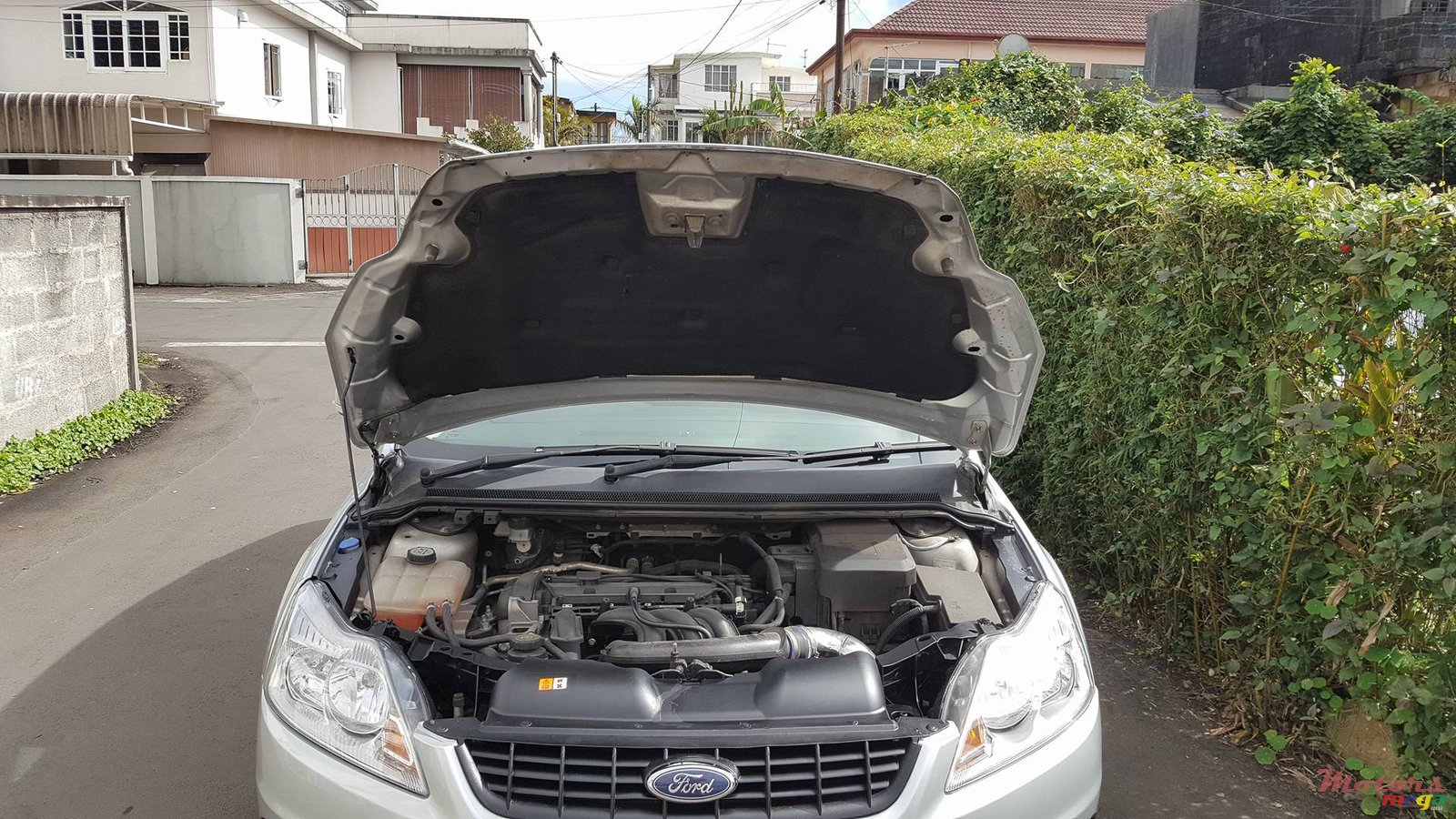 2010' Ford Focus photo #3