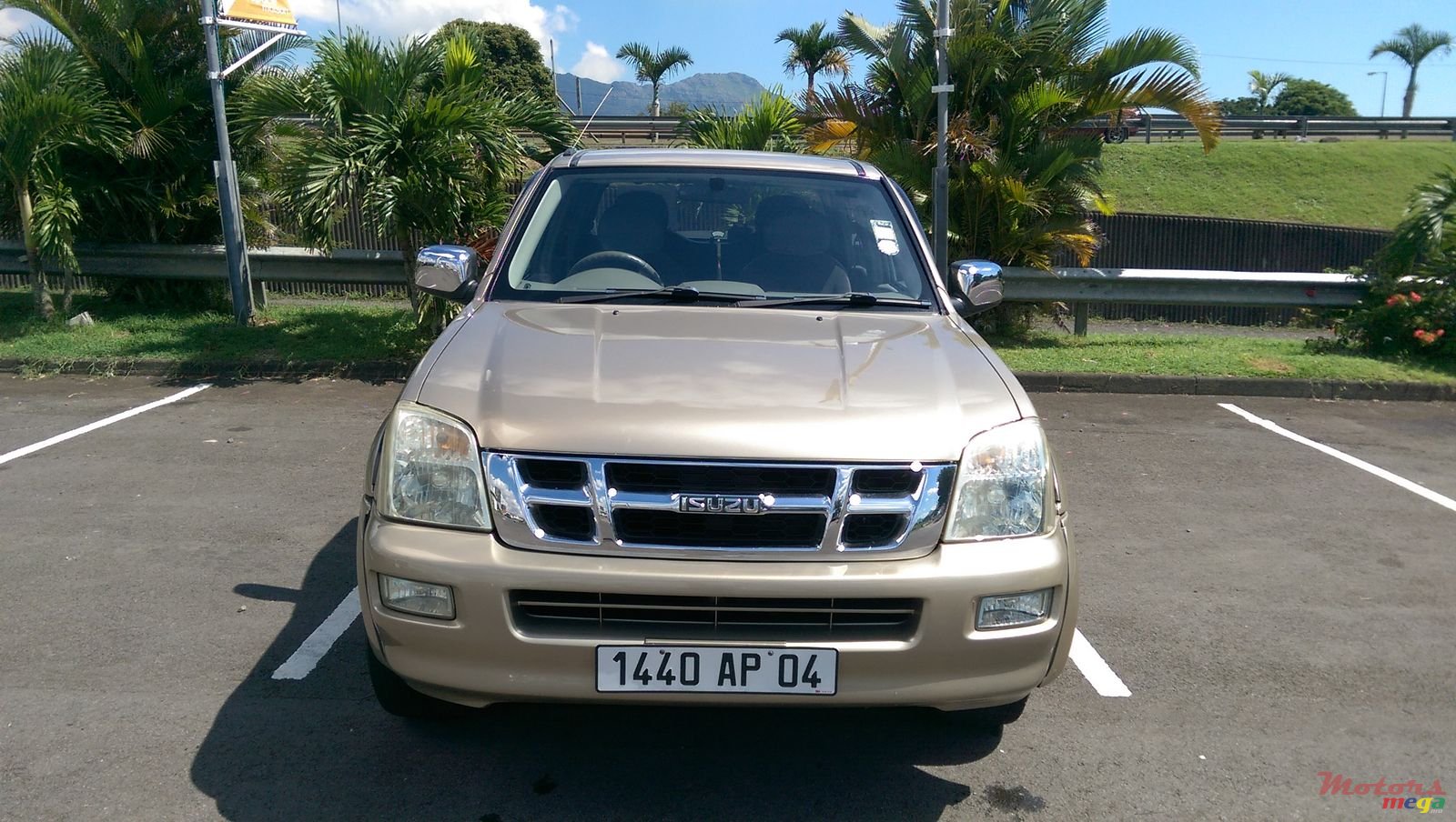 2004' Isuzu D-Max photo #3