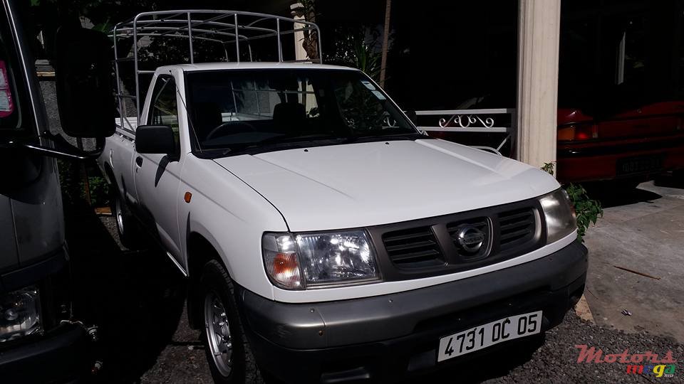 2005' Nissan Hardbody Single cab 2.7D photo #2