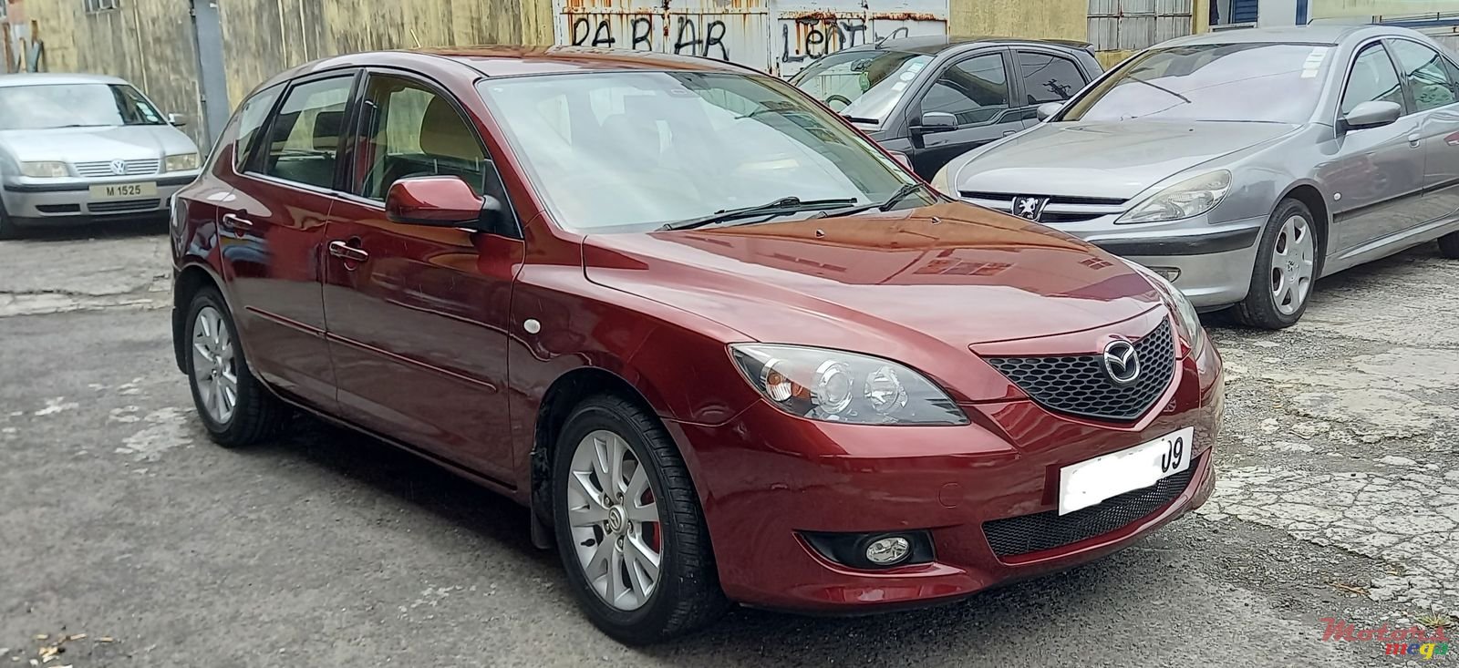 2009' Mazda 3 Hatchback photo #2