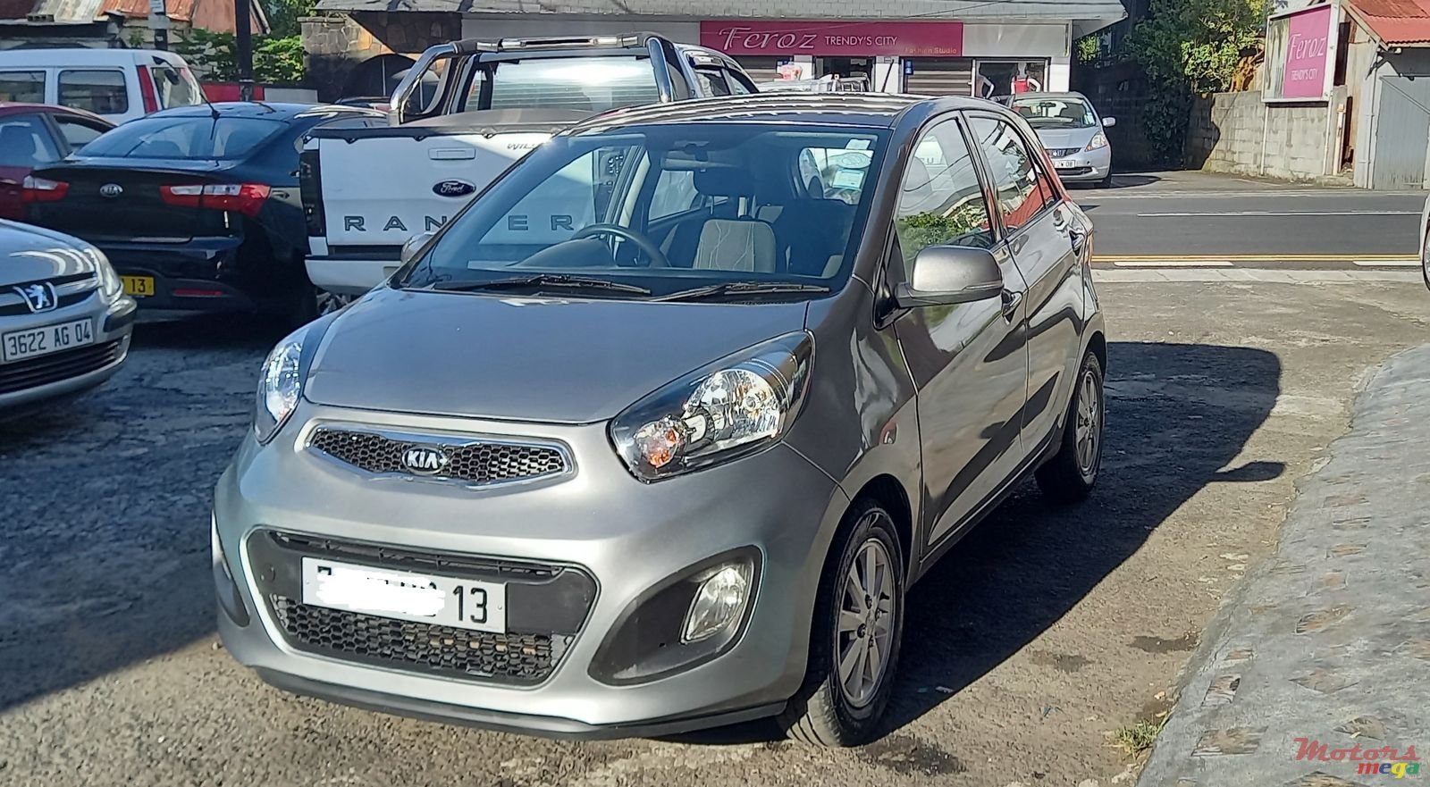 2013' Kia Picanto photo #2