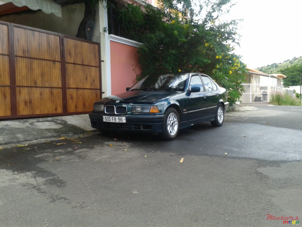 1996' BMW 3 Series photo #1