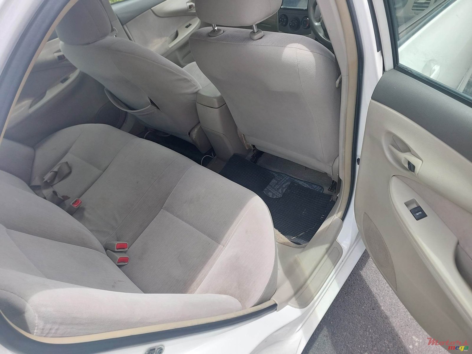 2007' Toyota Axio photo #6