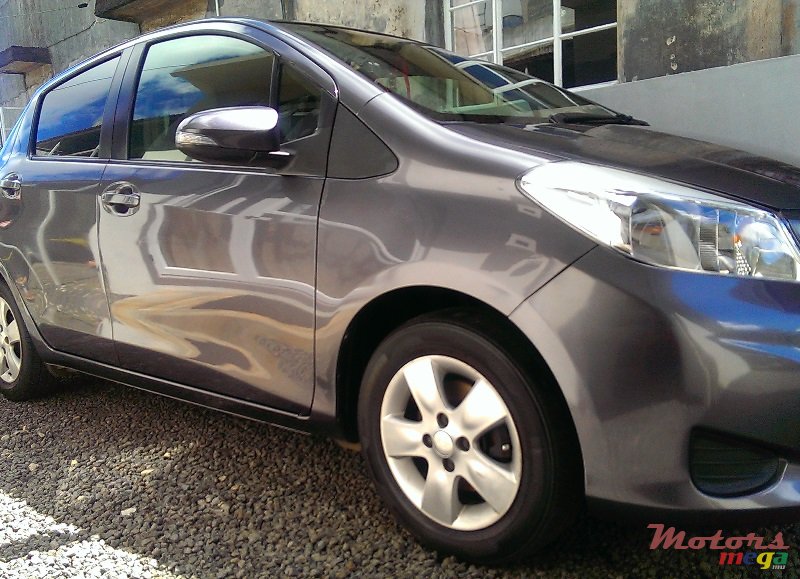 2012' Toyota Vitz photo #3