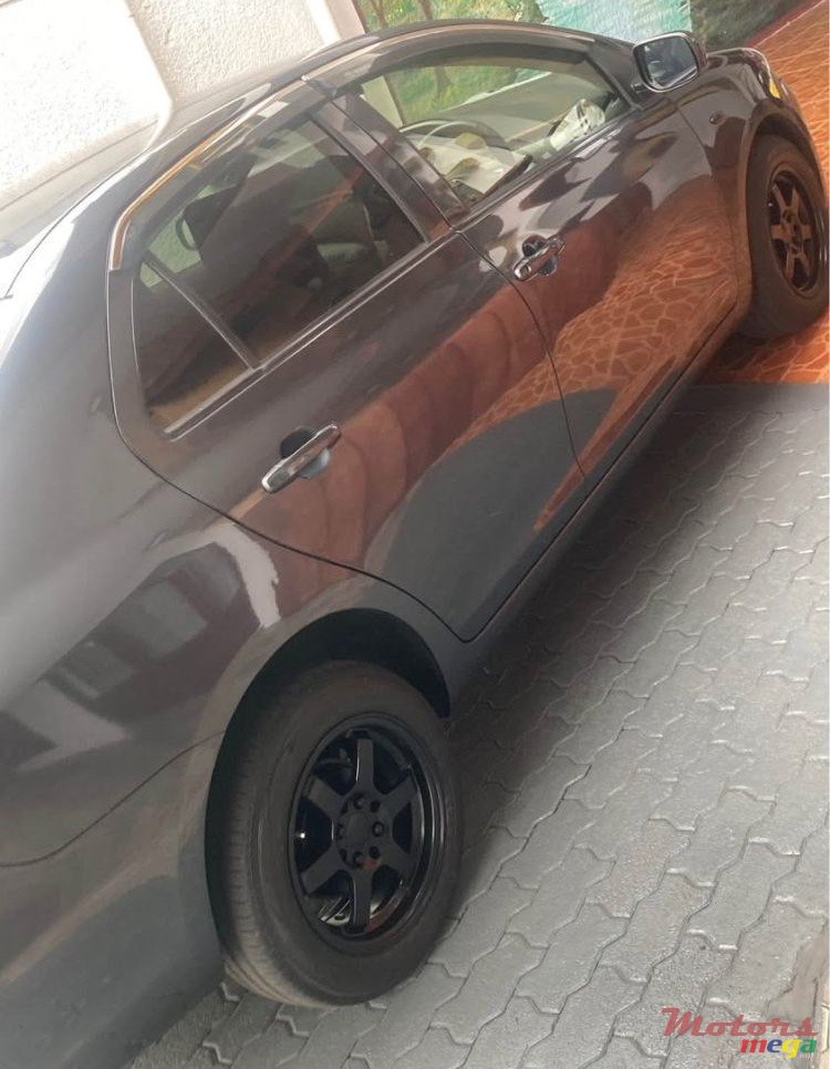 2012' Toyota Yaris photo #2