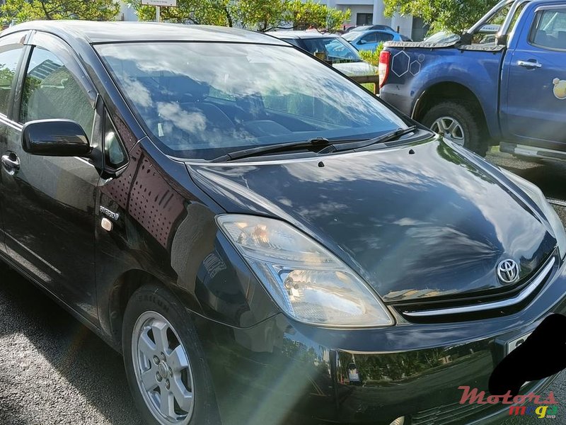 2010' Toyota Prius 1.5 Hybrid Gen 2 photo #2