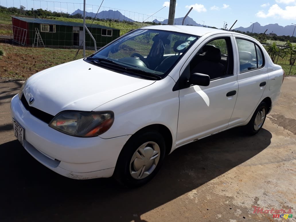 2000' Toyota photo #1