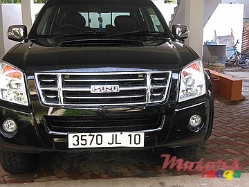 2010' Isuzu KB Series 300 photo #1