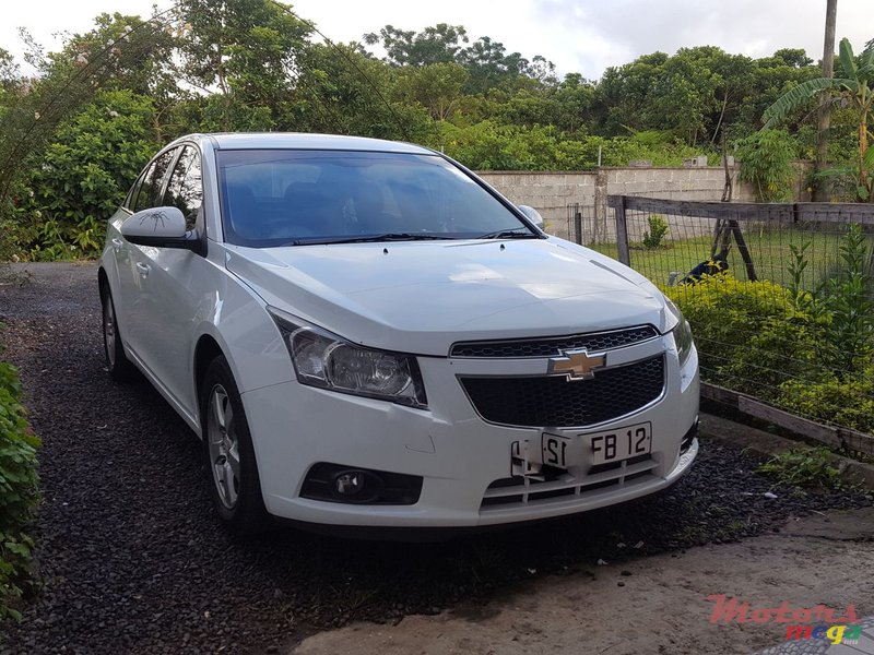 2012' Chevrolet Cruze LT photo #1