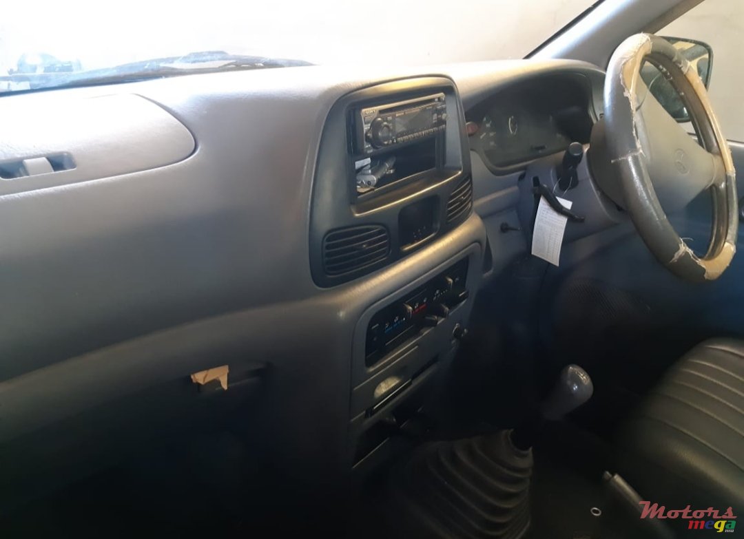 1999' Toyota photo #1