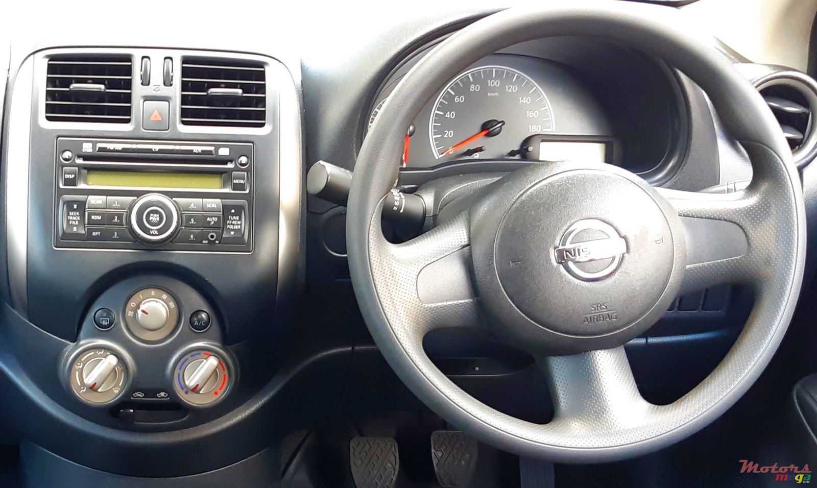 2013' Nissan Almera photo #4