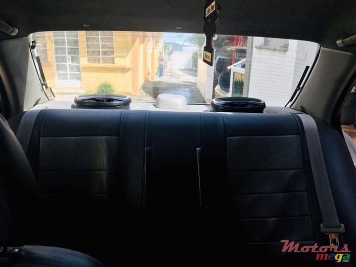 2001' Nissan Sunny photo #6