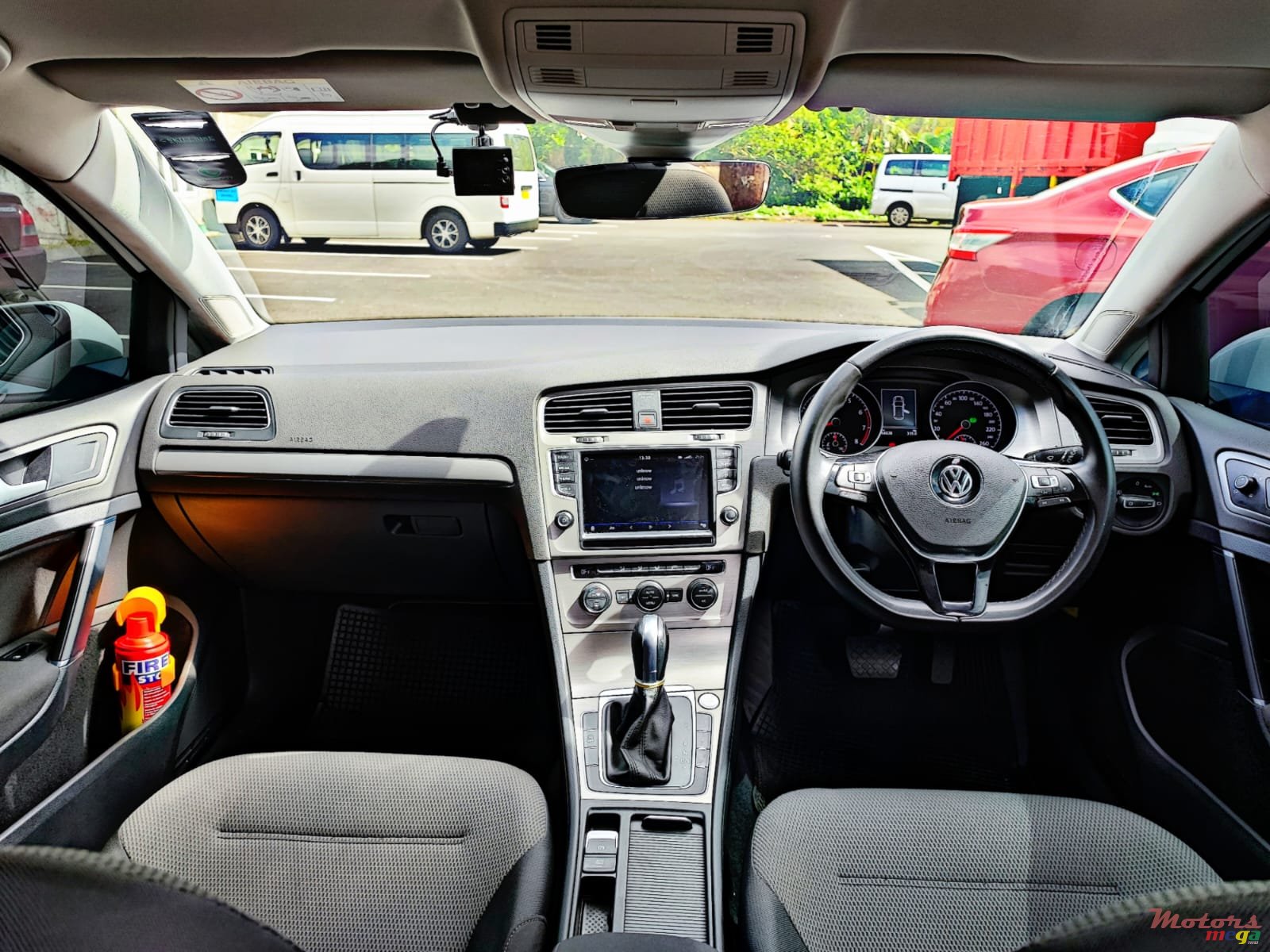 2017' Volkswagen Golf VII photo #3