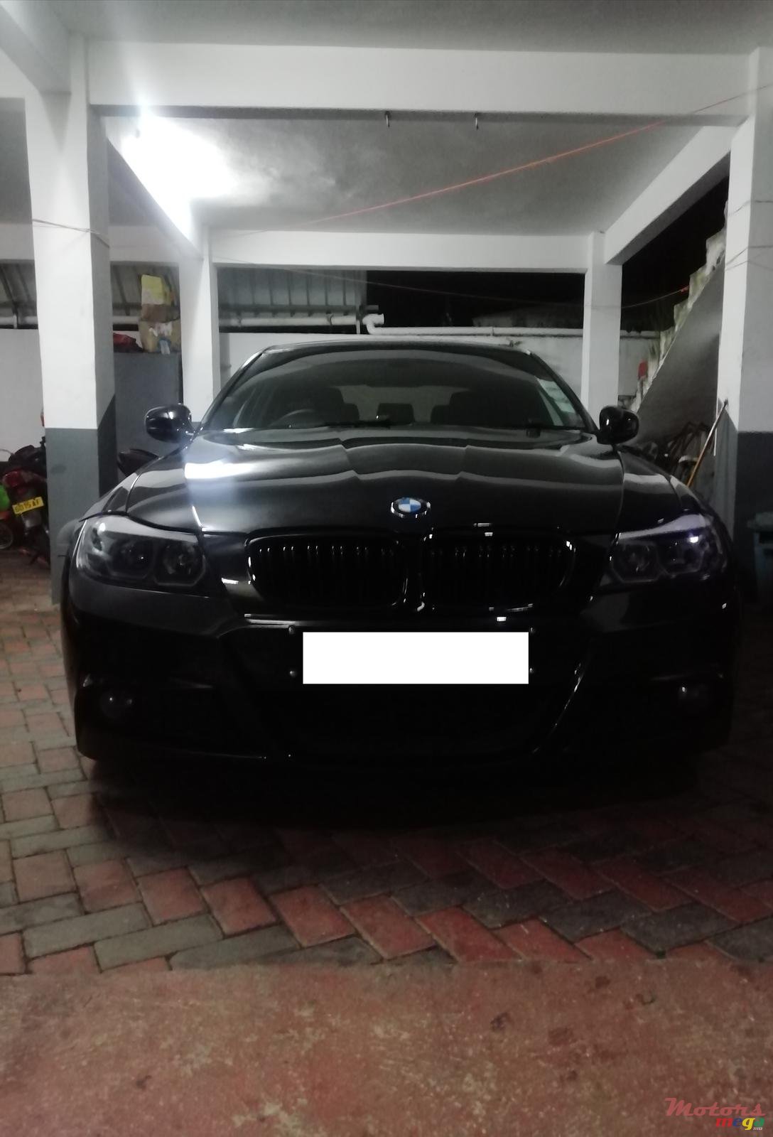 2009' BMW 3 Series photo #2