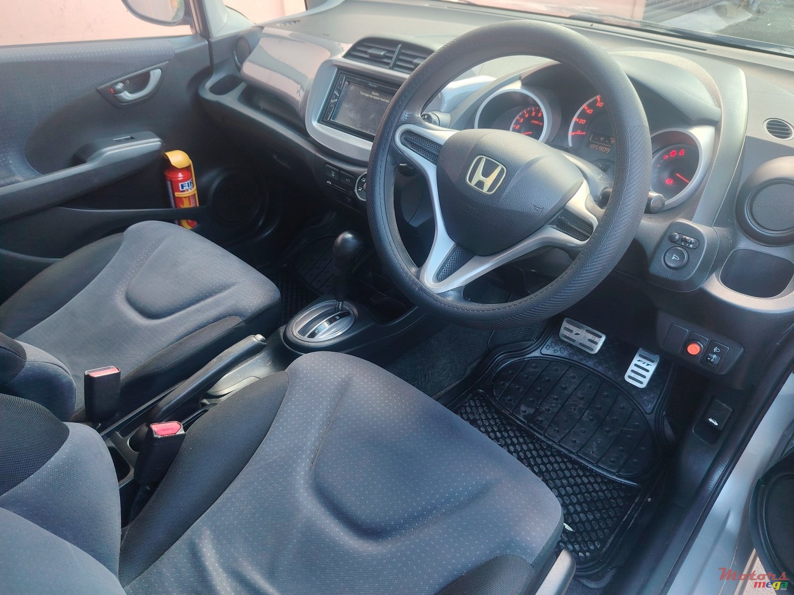2010' Honda Fit 1330cc auto photo #2