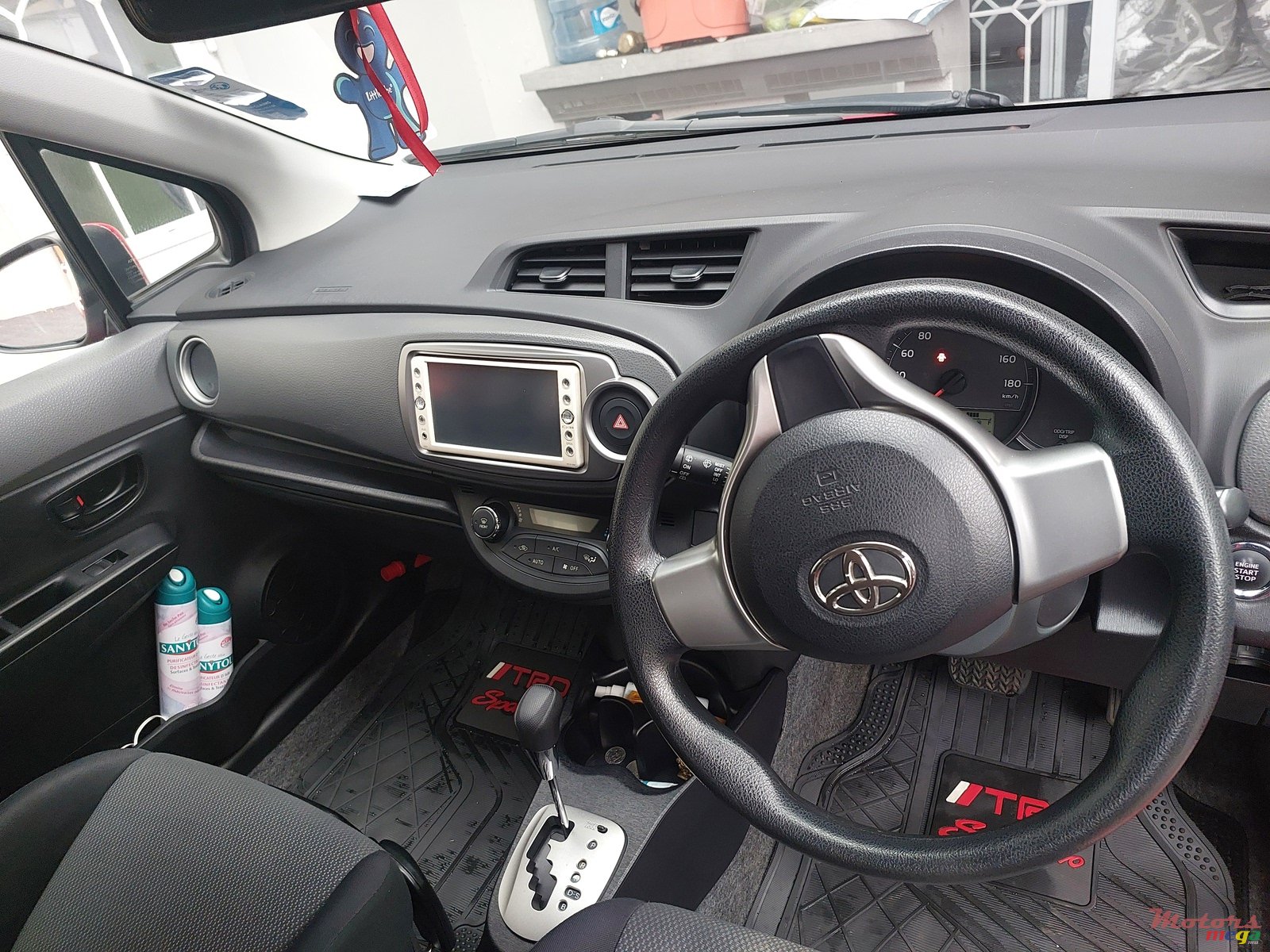 2013' Toyota Vitz Lady Driven 54,000KM photo #6