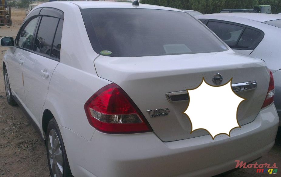 2007' Nissan Tiida photo #2