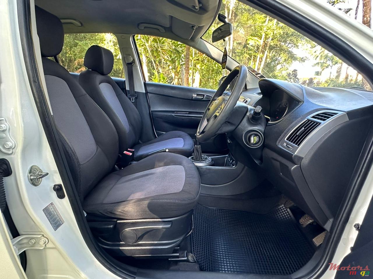 2014' Hyundai i20 photo #6