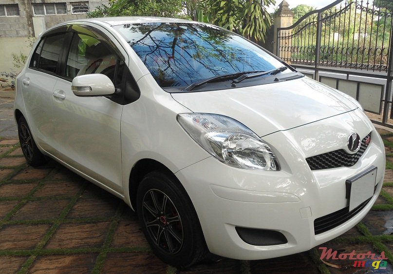 2010' Toyota Vitz photo #1