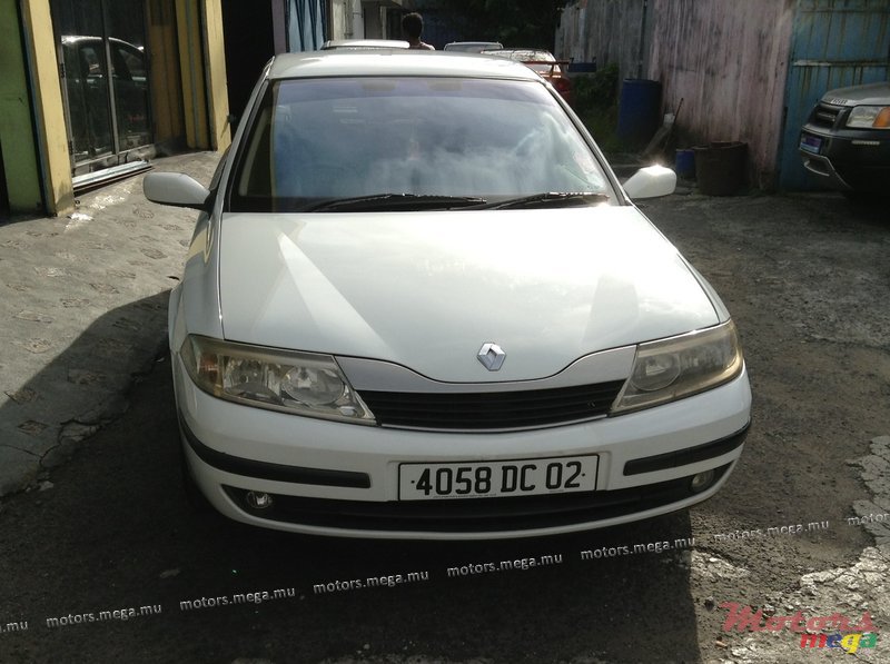 2002' Renault Laguna photo #1