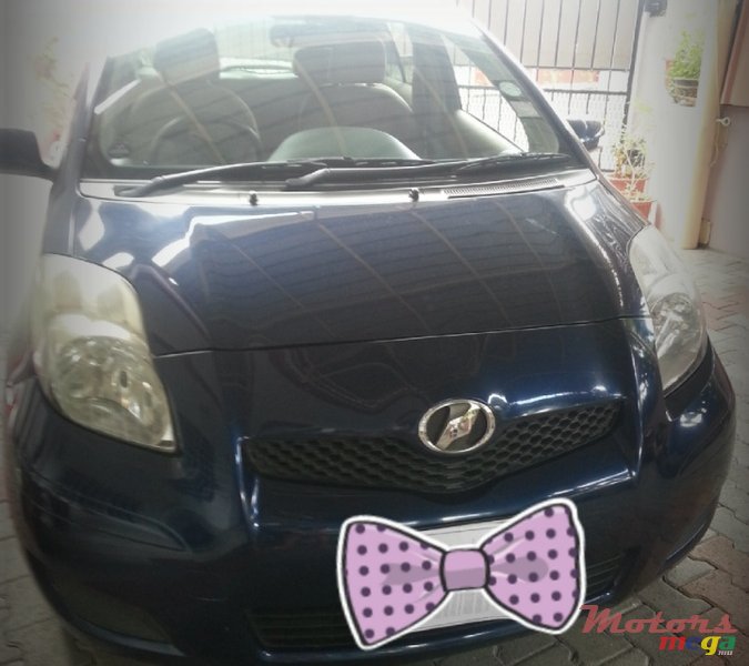 2008' Toyota Vitz photo #1