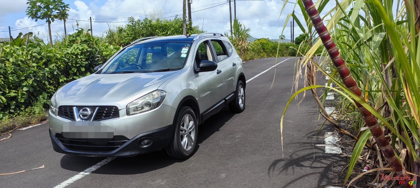 2012' Nissan Qashqai+2 photo #2