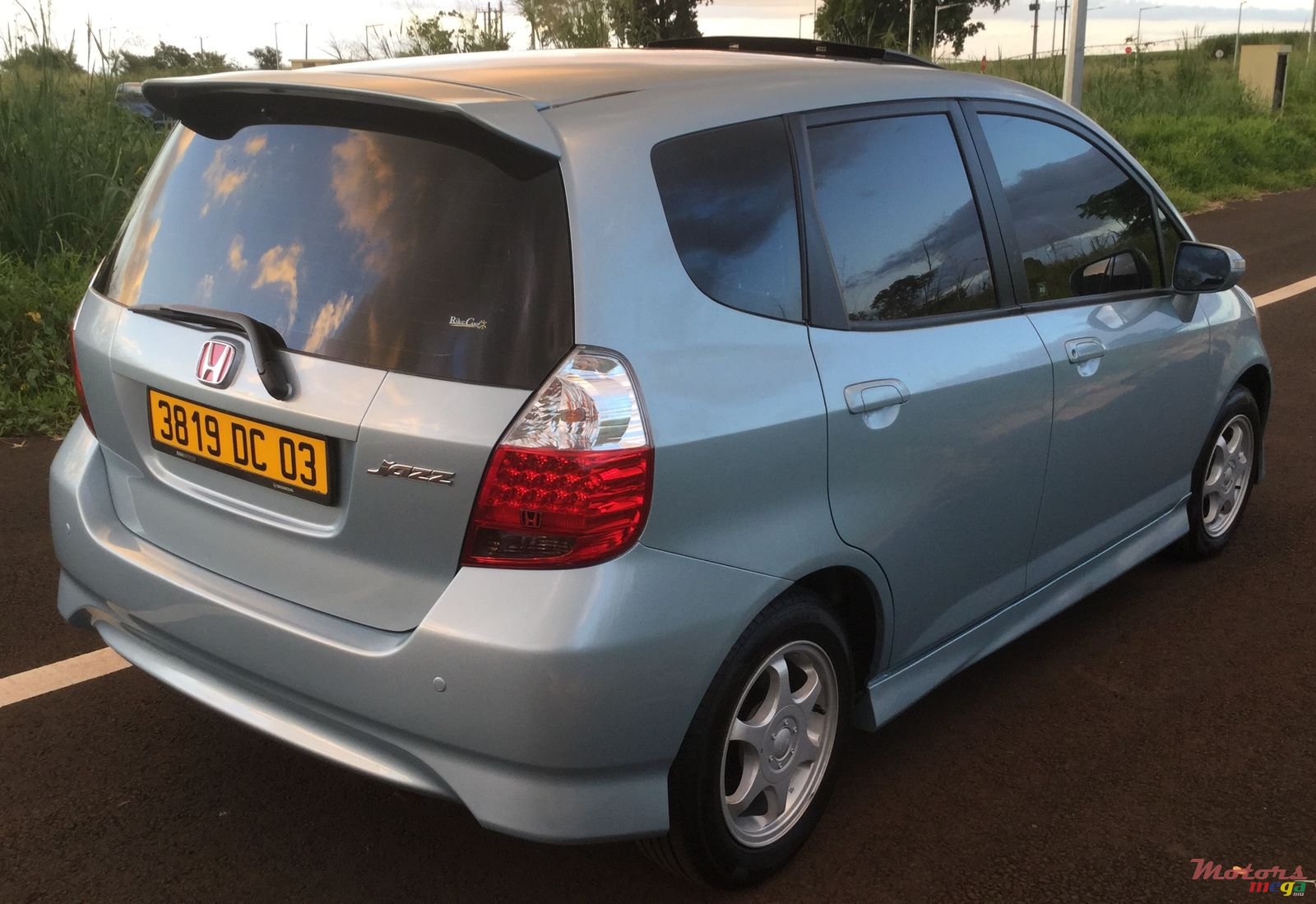 2003' Honda Fit photo #2